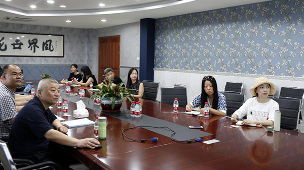湖州丝绸小镇协同创新服务站接受浙江日报和科技金融时报采访1.png